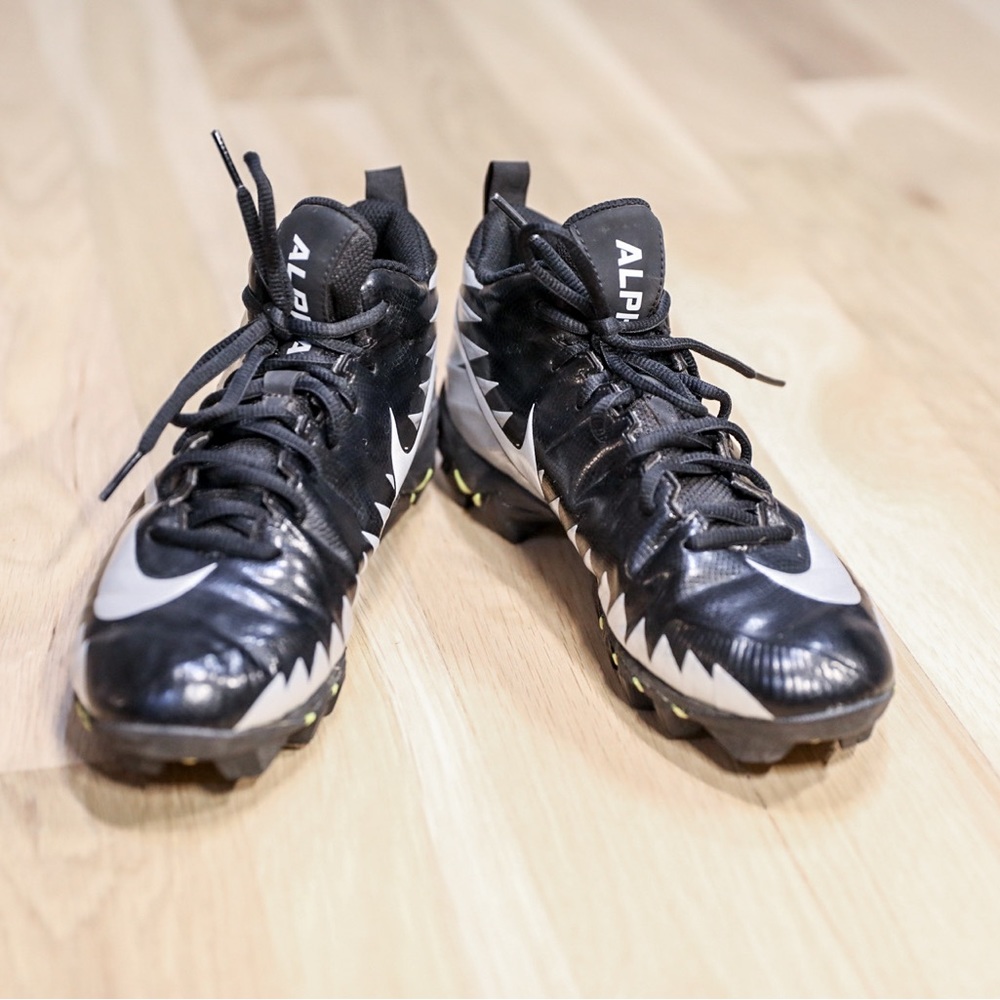 Boys Alpha Nike Football Cleats size 6Y